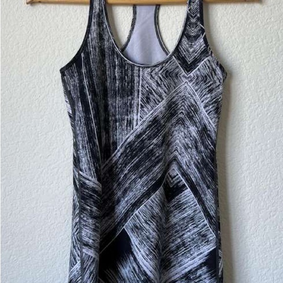 (A7) Lululemon Cool Black & White Racerback Tank Top, Size Small - Picture 5 of 9